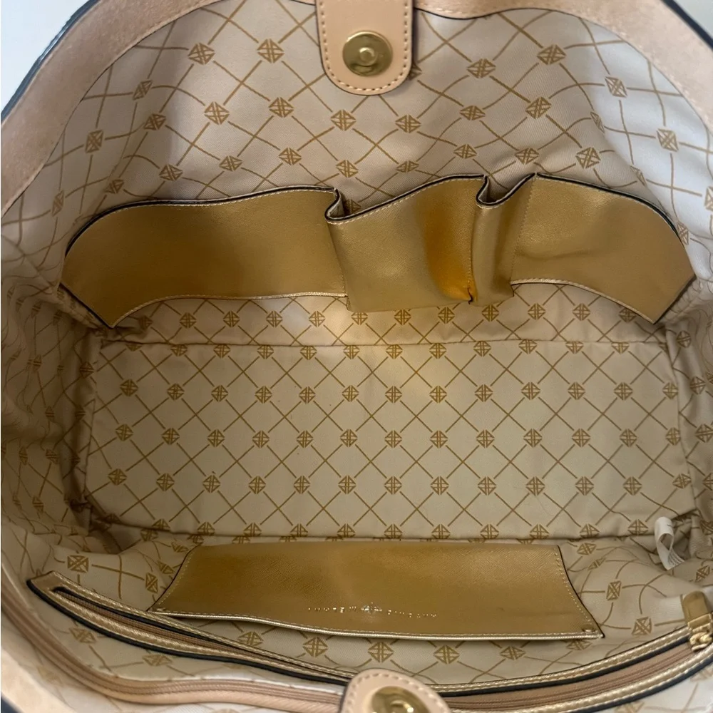 Elegant Black Tote Bag - Picture 7 of 12